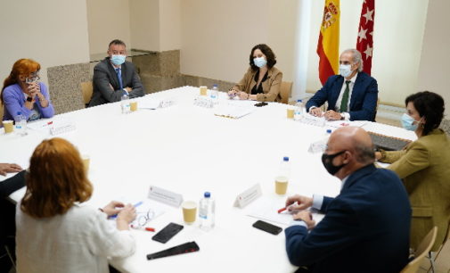 La Comunidad equipara las retribuciones de los médicos especialistas de Atención Primaria y SUMMA 112 a las de los hospitales