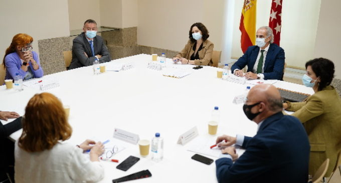 La Comunidad equipara las retribuciones de los médicos especialistas de Atención Primaria y SUMMA 112 a las de los hospitales