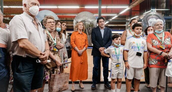 La Comunidad de Madrid celebra el Día de los Abuelos con visitas familiares a los trenes clásicos de la estación de Metro de Chamartín