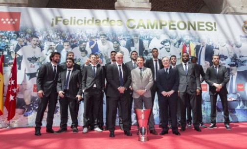 González muestra su satisfacción por el triunfo del Real Madrid en la Euroliga de Básket 2015
