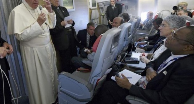 El Papa en el vuelo de regreso a Roma: El fundamentalismo es una enfermedad que se encuentra en todas las religiones