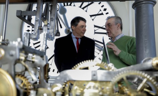 Homenaje a los relojeros de la Puerta del Sol a pocas horas de las Campanadas del paso a 2015