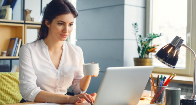 La Comunidad renueva el puesto de trabajo digital para impulsar el teletrabajo a 100.000 empleados públicos