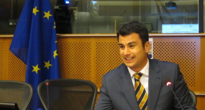 Ausbanc Abogados defiende la retroactividad total de la cláusula suelo en el Parlamento Europeo