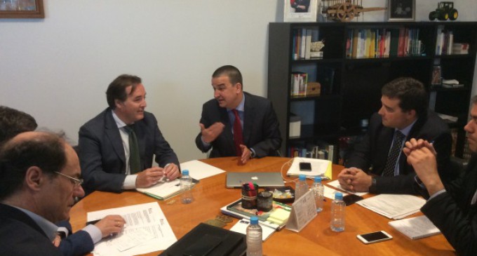 La Comunidad de Madrid y Castilla-La Mancha coordinan sus actuaciones para minimizar los efectos del incendio de Seseña
