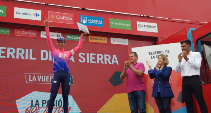 Rivera felicita al vencedor de la 18ª etapa de la Vuelta Ciclista a España