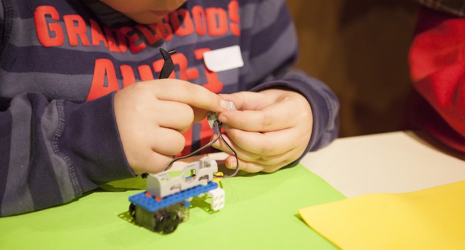 Centenares de robots construidos por jóvenes estudiantes competirán en Majadahonda