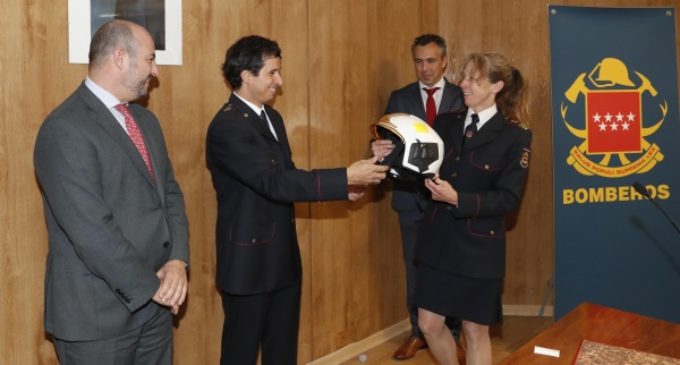 Rollán asiste al relevo en la jefatura de los Bomberos de la Comunidad de Madrid