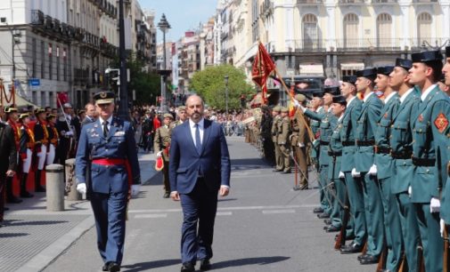 Rollán, en la parada militar en homenaje a los Héroes del 2 de Mayo