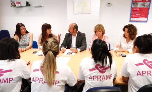 Rollán presenta la Unidad Móvil de Trata, que ya ha abierto 60 expedientes de posibles víctimas