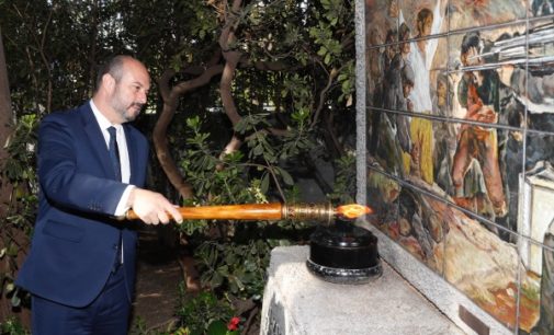 Rollán preside la ofrenda floral a los Héroes del 2 de Mayo en el Cementerio de la Florida