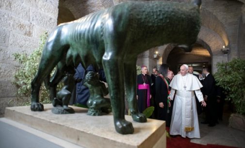 Roma: Francisco visita el Capitolio y se reúne con la alcaldesa Virginia Raggi