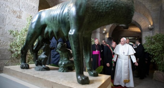 Roma: Francisco visita el Capitolio y se reúne con la alcaldesa Virginia Raggi
