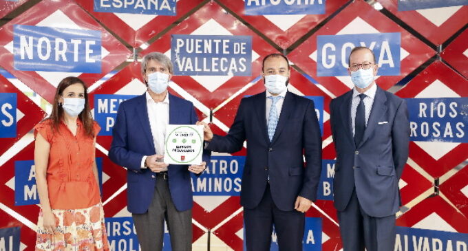 La Comunidad entrega el sello Garantía Madrid a Metro por las buenas prácticas de frente al COVID-19