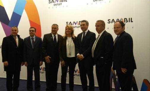 La Comunidad cuenta con un nuevo centro comercial que generará 1.000 empleos directos y otros 1.500 indirectos