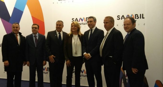 La Comunidad cuenta con un nuevo centro comercial que generará 1.000 empleos directos y otros 1.500 indirectos