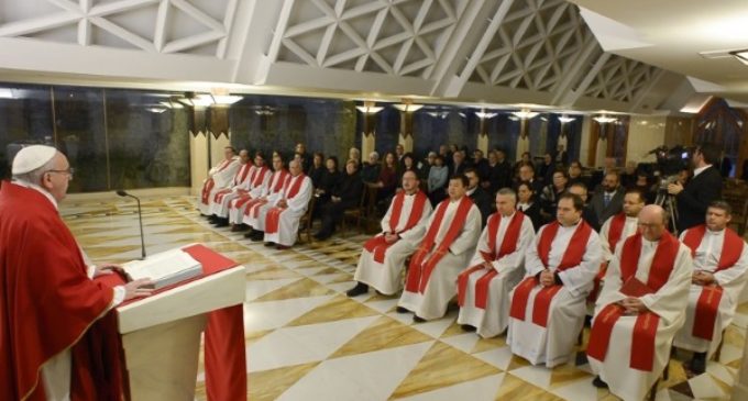 El Papa en Santa Marta: Pio XII al esconder a los judíos cumplía las obras de misericordia