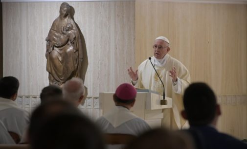 Santa Marta: “El enemigo de la generosidad es el consumismo”