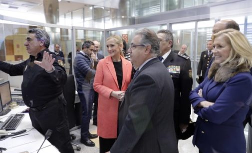 Cristina Cifuentes, con los servicios de guardia en fin de año