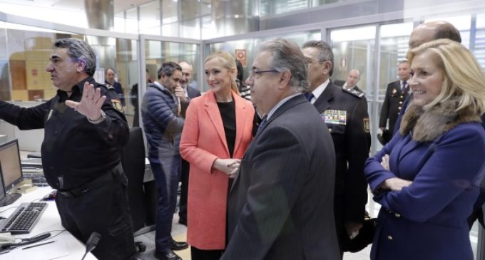 Cristina Cifuentes, con los servicios de guardia en fin de año