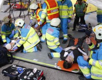 SUMMA 112 y SAMUR-Protección Civil realizan un simulacro de emergencia frente al Estadio Santiago Bernabeu