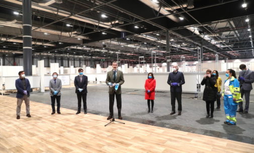 La Comunidad de Madrid habilita 814 camas más en el hospital de IFEMA, visitado hoy por el Rey
