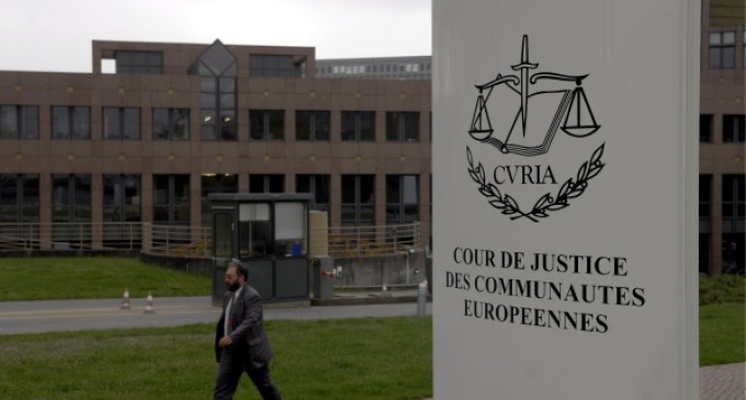 El próximo 26 de abril, Ausbanc Abogados defiende ante el TJUE la retroactividad de la nulidad de la cláusula suelo