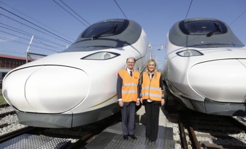Cifuentes visita la factoría de Talgo, que exporta I+D+i en el sector del transporte a todo el mundo