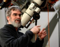 Guy Consolmagno: «Es una herejía leer la Biblia como un texto científico»