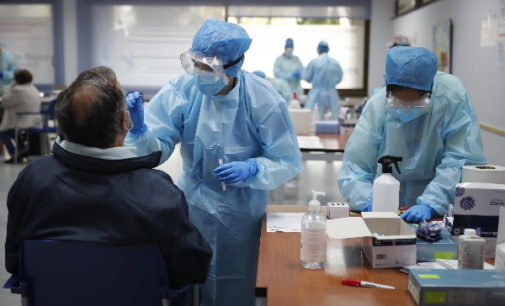Madrid amplía a otras 12 zonas básicas de salud la realización de test de antígenos