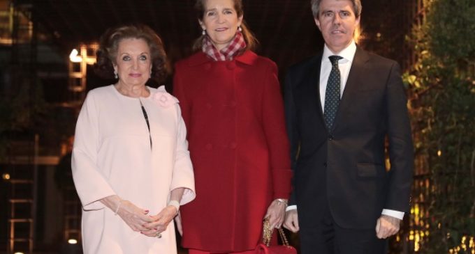 Garrido participa en la entrega de los Trofeos Taurinos 2016 de la peña ‘Las Majas de Goya’
