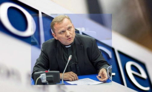 Urbańczyk: incluir a las comunidades religiosas y confesionales en el debate público