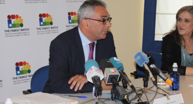 Las familias serán formadas en el uso de las TIC para prevenir en menores riesgos derivados de Internet