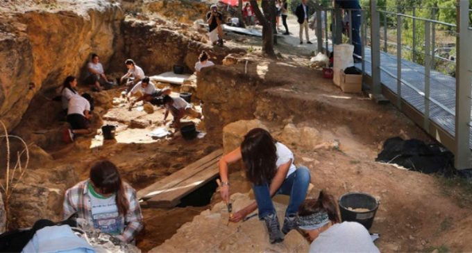 El Valle de los Neandertales reanuda sus visitas guiadas