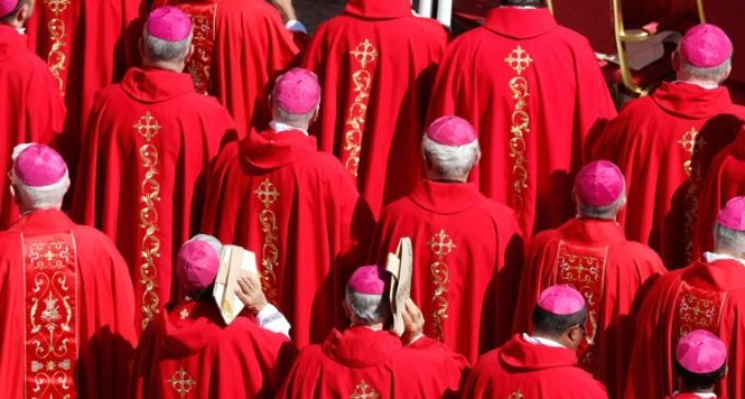 El Vaticano pide a las Conferencias Episcopales que se reúnan con las víctimas de abusos