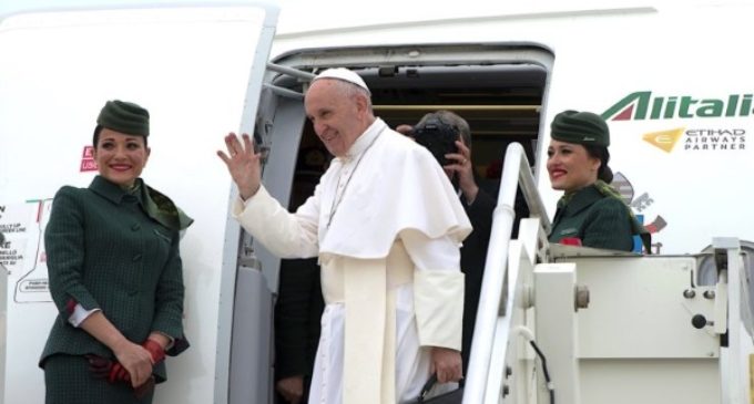 Viaje a Egipto: El vuelo que lleva al papa Francisco despegó hacia El Cairo. Crónica completa del Viaje Apostólico