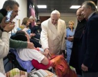 El Papa comienza sus »viernes de la misericordia»