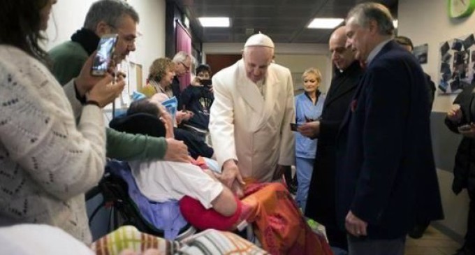 El Papa comienza sus »viernes de la misericordia»