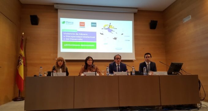 La Comunidad forma en materia de violencia de género a personas con discapacidad intelectual