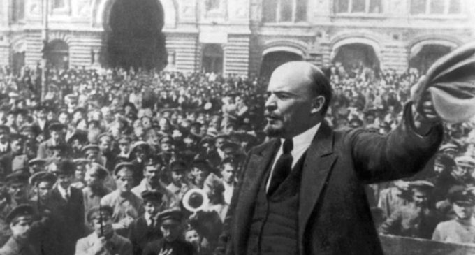 Revolución de Octubre de 1917: Violencia, muerte y propaganda