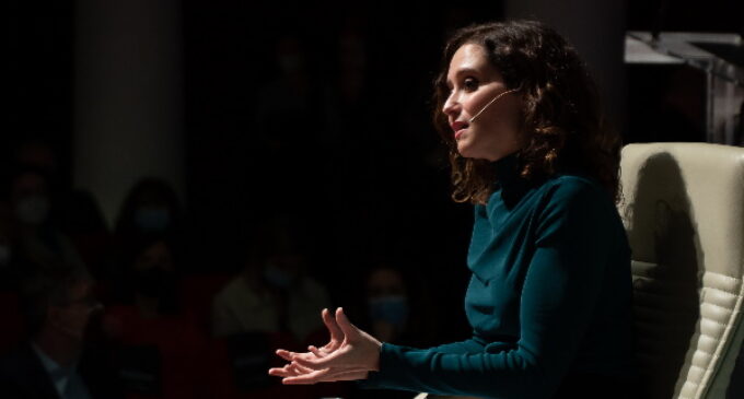 Díaz Ayuso advierte de que no se puede ir a la «pelea» de la financiación autonómica “cada uno con su territorio bajo el brazo” y pide no tratar con “agravio” a Madrid