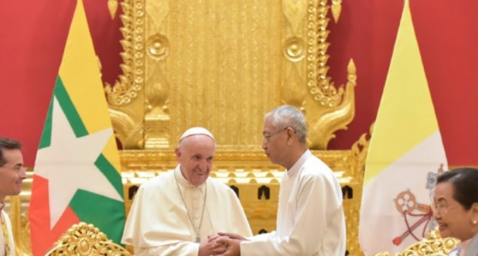 Myanmar: Ceremonia de bienvenida en el palacio presidencial