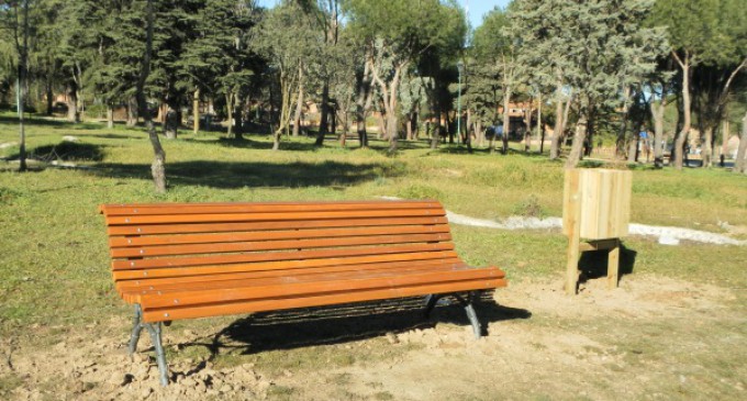El Ayuntamiento de Majadahonda renueva el mobiliario urbano de los parques forestales