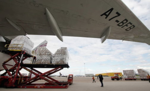 Llega el primer avión desde China cargado con 58 toneladas de material sanitario para hospitales madrileños