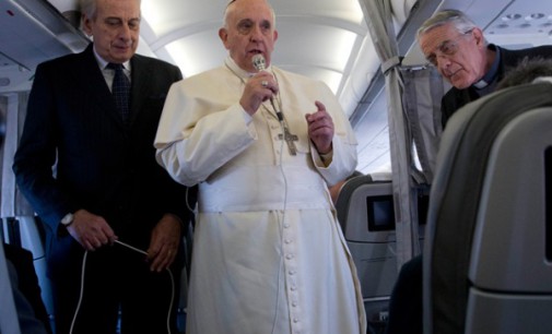 El Papa habla con los periodistas en el vuelo de regreso a Roma: »Nunca doy nada por perdido»