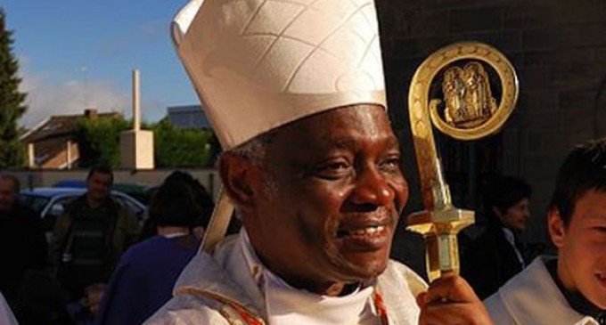 El cardenal Turkson lleva a Sierra Leona y Liberia, afectados por el ébola, la solidaridad de la Iglesia.