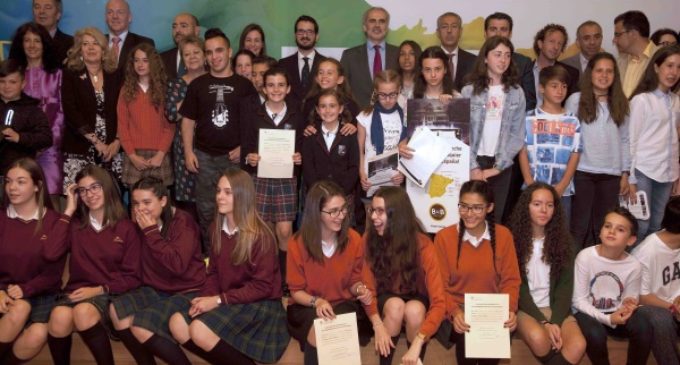 La Comunidad premia los mejores carteles sobre la Unión Europea realizados por escolares madrileños