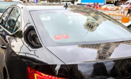 La Comunidad de Madrid extiende la colaboración con taxis y VTC para garantizar las visitas domiciliarias de los sanitarios