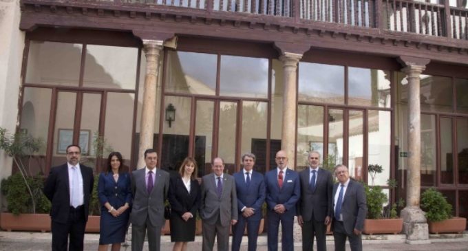 La Comunidad ratifica su compromiso con abogados y procuradores para impulsar la Justicia gratuita