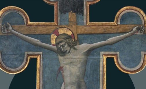 En los Museos Vaticanos el Crucifijo resucitado de los escombros